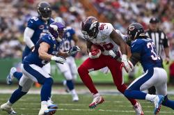 库里新星重返赛场表现突出，德国队前途光明！赢得满堂喝彩